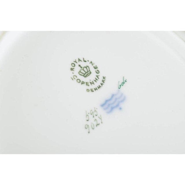 Porcelain Golden Basket Bowls from Royal Copenhagen, 1960s, Set of 2 For Sale - Image 4 of 5