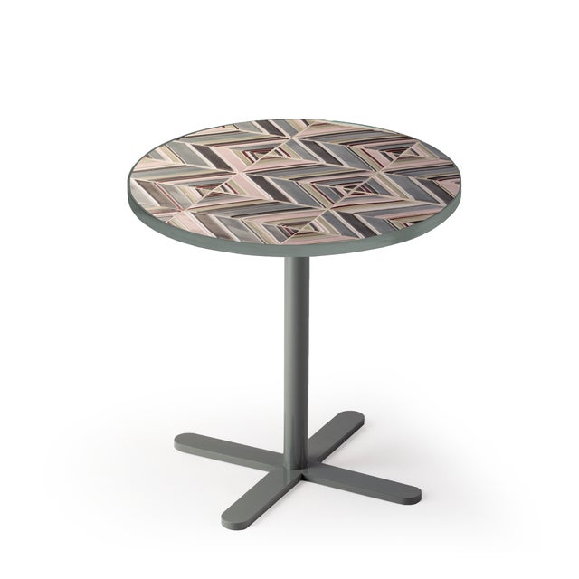 Caldas Round Dinner Table by Mambo, in New conditions. Designed from 2000