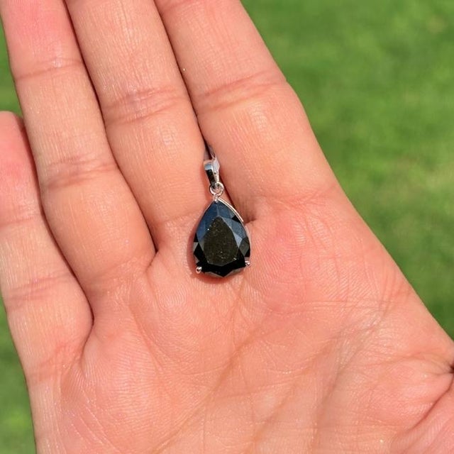 Contemporary VRJewels 5.89ct Bold Black Diamond Pear Cut Solitaire Pendant in 14k White Gold For Sale - Image 3 of 14