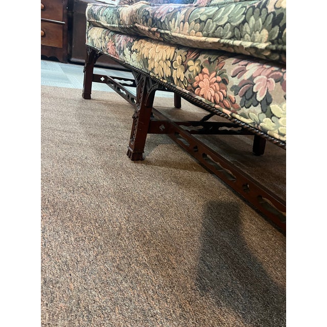 English 1980s Henredon Natchez Historic Collection Stretch Carved Mahogany Base Sofa For Sale - Image 3 of 10