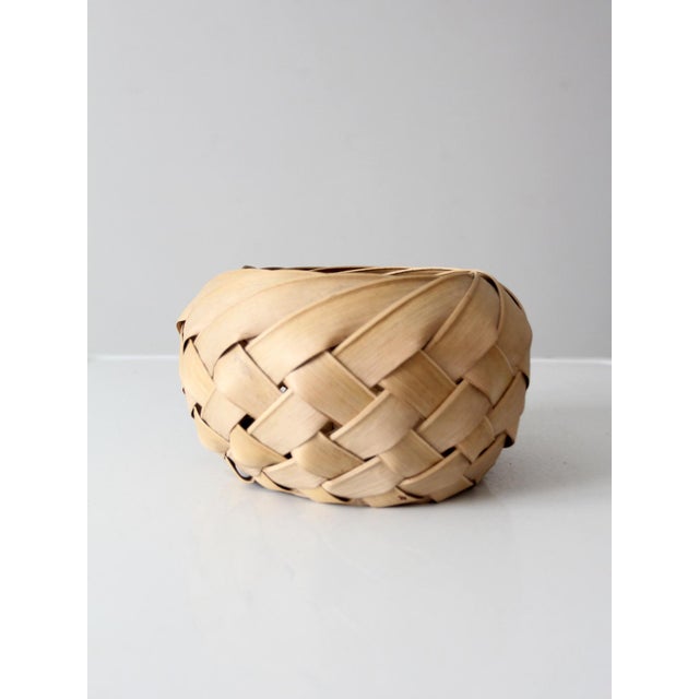 Farmhouse Vintage Palm Frond Basket Bowl For Sale - Image 3 of 7