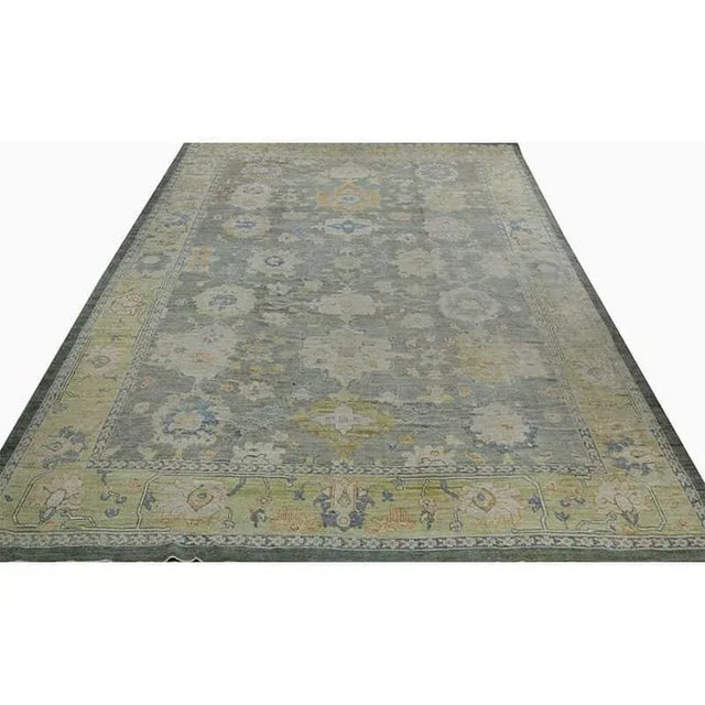 ACTUAL SIZE: 13’4″ x 19’3″ PRIMARY COLOR: Gray / Light Green AGE: New (It made on 1990s and never been used) ORIGIN:...