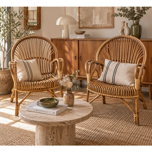 Pair of Vintage Rattan Armchairs – Beautiful, High-Quality Finish A stunning pair of vintage rattan armchairs with a warm...