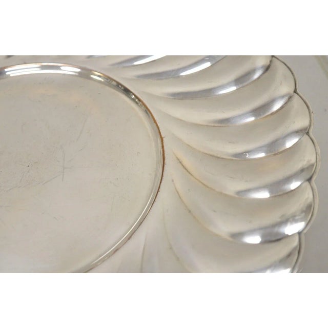 Silver Wm Rogers Waverly 3826 Scalloped Edge Round Silver Plated Serving Platter Tray For Sale - Image 8 of 10