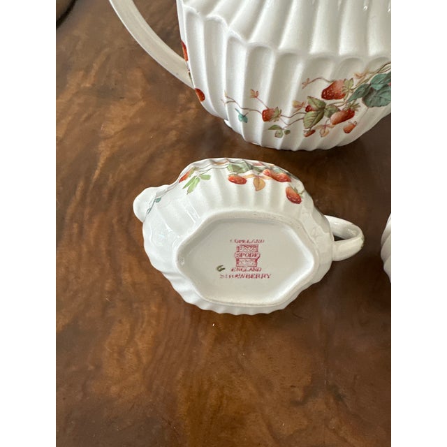 One of the most beautiful and quaint china patterns from Copeland Spode. This 1950s pattern has a lovely strawberry motif...
