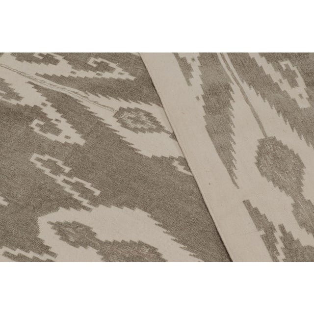 Slate Gray Oversized Contemporary Flatweave Ikat Cotton Dhurrie Rug by Rug & Kilim, India For Sale - Image 8 of 10