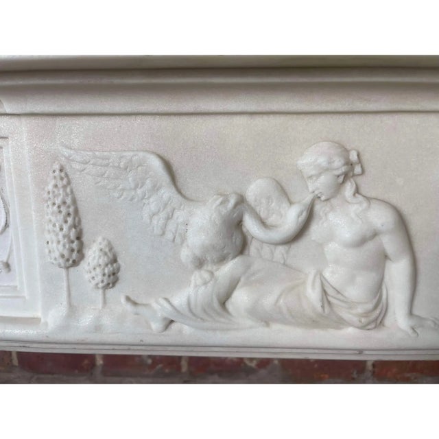 Early 19th Century Magnificent 1820s Italian Neoclassical Mantel in Fine Statuary Carrara Marble For Sale - Image 5 of 11