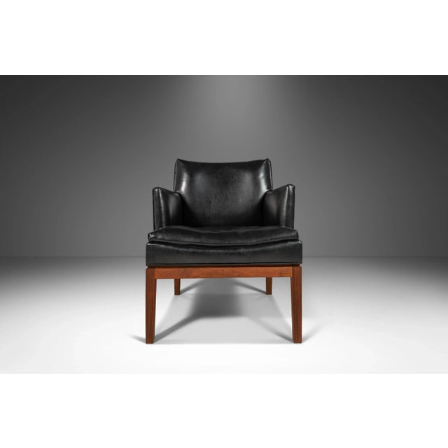 B.L. Marble Chair Company Set of 2 Mid Century Modern Lounge Chairs by Marble Imperial in Leatherette & Walnut, Usa, Century 1960's For Sale - Image 4 of 13