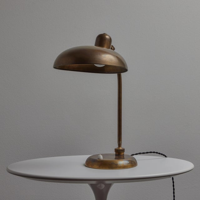 Metal 1940s Giovanni Michelucci Patinated Brass Ministerial Table Lamp for Lariolux For Sale - Image 7 of 12