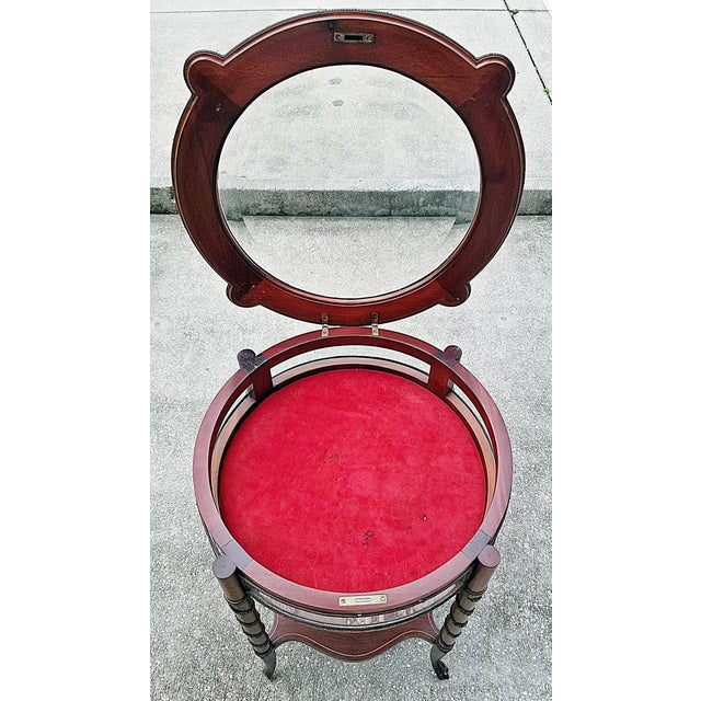 1990s 1990s French Bijouterie Vitrine Table For Sale - Image 5 of 10