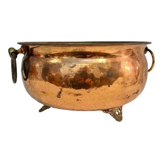 Vintage Hammered Copper Footed Cachepot Bowl With Brass Ring Handles, 10.5” For Sale