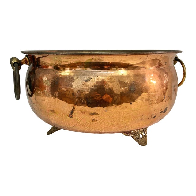 Vintage Hammered Copper Footed Cachepot Bowl With Brass Ring Handles, 10.5” For Sale