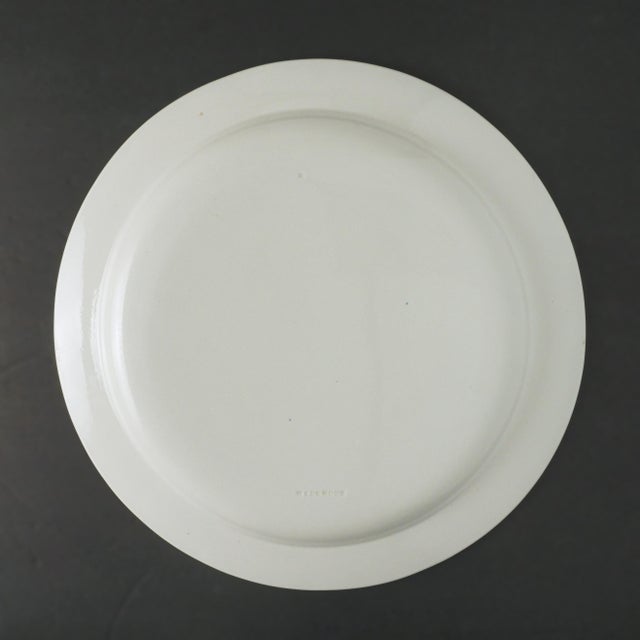 Traditional 18th Century Wedgwood Creamware Charger: Georgian Queen's Ware Platter For Sale - Image 3 of 4