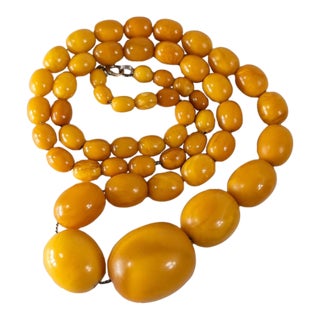 20th Century Butterscotch Egg Yolk Baltic Amber Bead Necklace For Sale