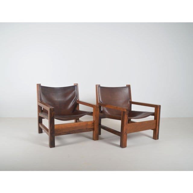 French Armchairs in Olive Wood and Saddle Leather, 1970s, Set of 2 For Sale - Image 4 of 16