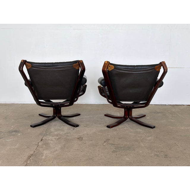 Sigurd Ressell Falcon Chairs in Black Leather by Sigurd Ressell, Norway, 1970s, Set of 2 For Sale - Image 4 of 10