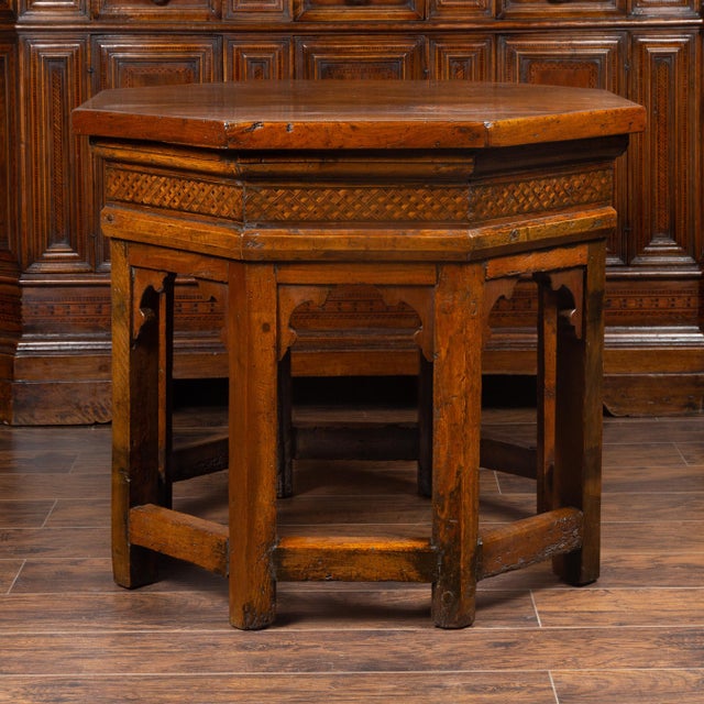 Italian 19th Century Walnut Octagonal Table with Inlaid Trompe-l'Œil Motifs For Sale In Atlanta - Image 6 of 12