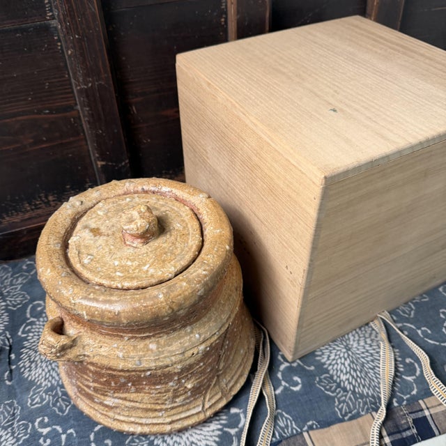 Shigaraki Tea Ceremony Water Pot, 1970s For Sale - Image 16 of 17