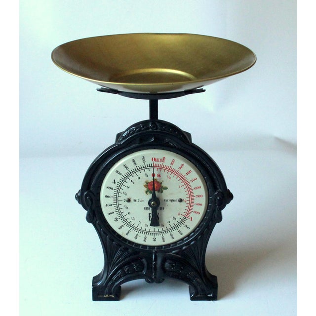 This kitchen scale from the 1970s was designed by Bengt Ek for the Swedish brand EKS, traditionally known for precise...