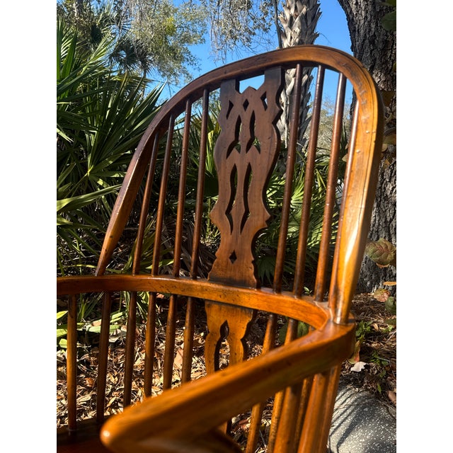 Pair of Antique English Windsor Armchairs With Cabriole Legs & Hand Carved Splat – Beautiful Patina For Sale In Tampa - Image 6 of 10