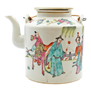 Later 19th Century Chinese Export Porcelain Tea Pot