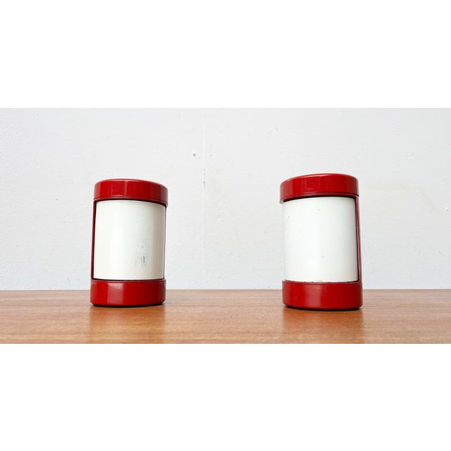 Olaf von Bohr Mid-Century Modern Italian Space Age Red Model Laura Table Lamps by Olaf Von Bohr and Diego Valenti for Valenti Luce Milano, 1960s, Set of 2 For Sale - Image 4 of 18