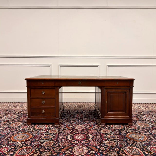 Classic Italian Desk in Wood and Leather For Sale - Image 3 of 18