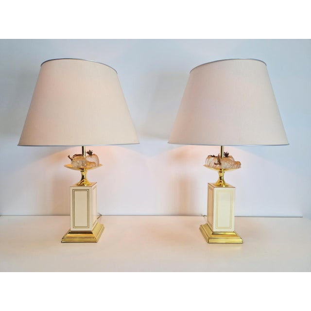 Regency Fruit Bowl Table Lamps in Brass and Crystal from Maison Le Dauphin, 1970s, Set of 2 For Sale - Image 4 of 13
