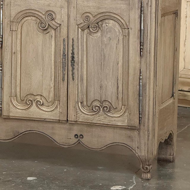 Wood 18th Century Country French Buffet ~ Enfilade in Stripped Oak For Sale - Image 7 of 18