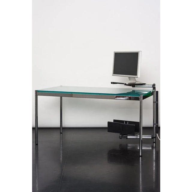 USM Haller table designed by Swiss architect Fritz Haller and Paul Schaerer in 1964 A great modern, significant design...