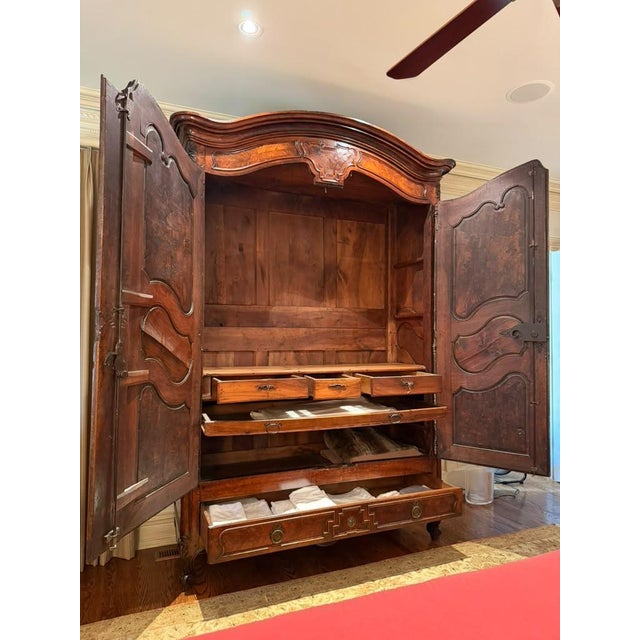 French 18th Century French Louis XV Walnut Armoire With Burr Elm, Chevron Inlay, Circa 1770 For Sale - Image 3 of 17