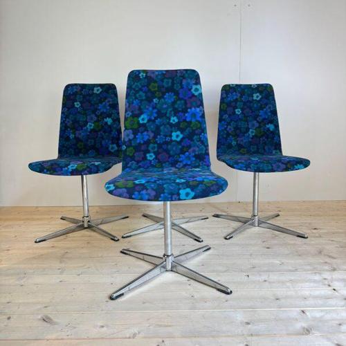 Danish Swivel Dining Chairs in Flower Power Fabric, 1960s) Set of 4 For Sale - Image 5 of 6