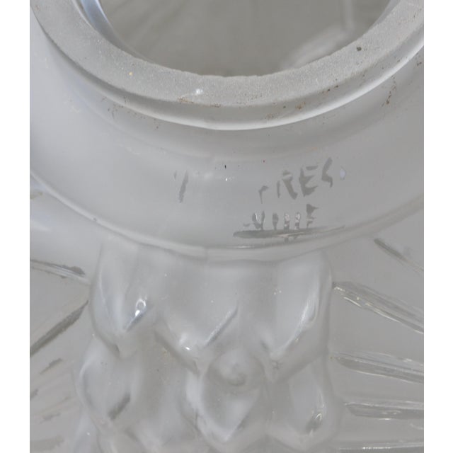 1930s Muller Freres & Vasseur French Art Deco Peacock Glass & Wrought Iron Pendant Light For Sale - Image 10 of 13