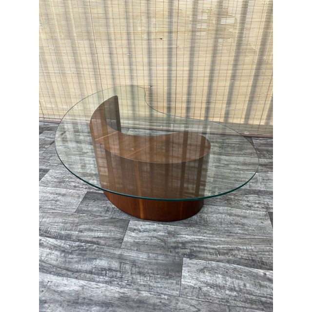 Wood Mid Century Modern Apostrophe Coffee Table by Vladimir Kagan for Selig. Circa 1960s For Sale - Image 7 of 18