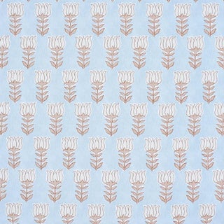 Schumacher Mia Tulip Fabric In Sky & Sand For Sale