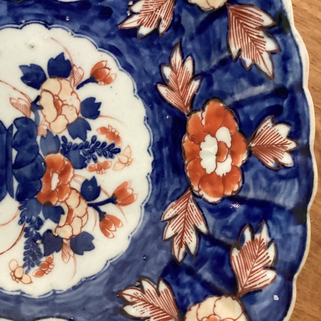 1900 - 1909 Antique Japanese Porcelain Hand Painted Imari Oval Scalloped Platter Circa 1900s For Sale - Image 5 of 12