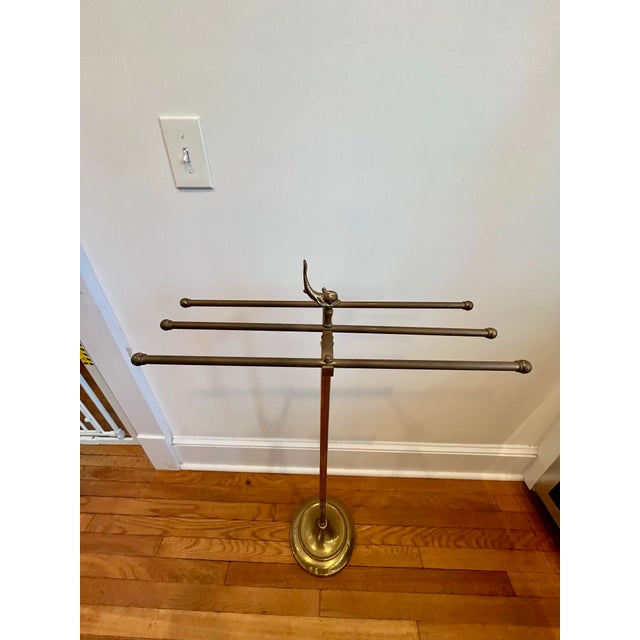 1960s Hollywood Regency Brass Towel Rack Valet Stand 1960s Fish Motif For Sale - Image 5 of 12