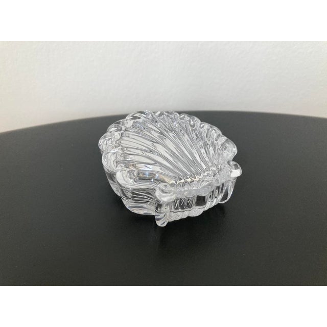 Early 20th Century English Scalloped Sea Shell Design Glass Jewelry Box For Sale - Image 17 of 18