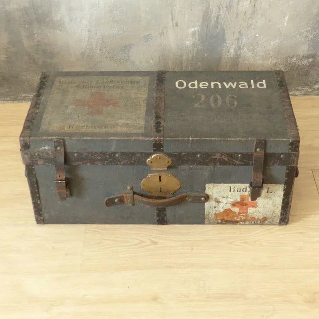 First World War Wooden Chest with Red Cross For Sale - Image 11 of 15
