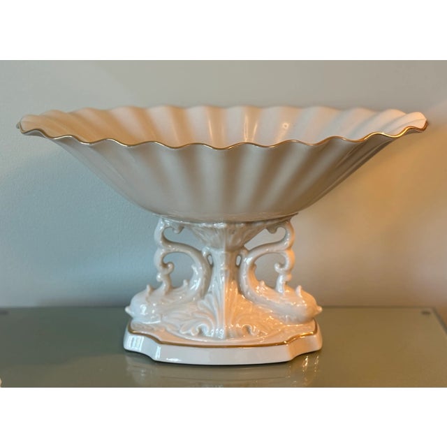 Beautiful and elegant Lenox "Aquarius Collection" centerpiece with a delicately intricate pattern Fine, creamy, ivory...