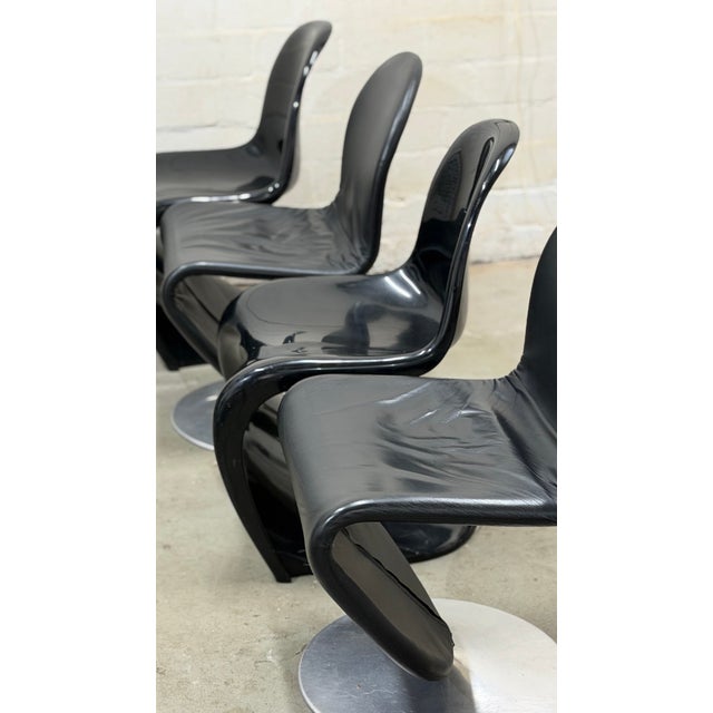 Metal Model 1-2-3 Side Chairs and Panton Chairs in Black Leather by Verner Panton for Fritz Hansen & Fehlbaum, 1970s, Set of 4 For Sale - Image 7 of 16