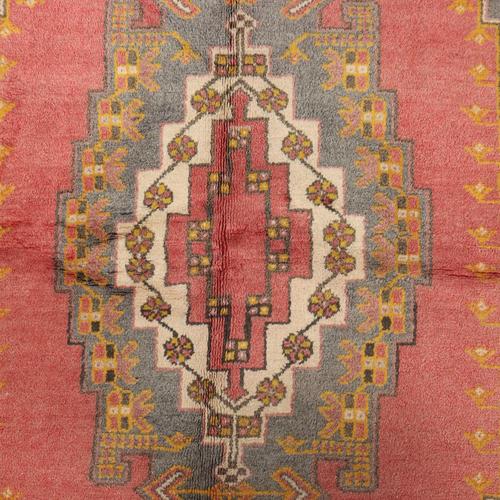 Patterned Yahyaly Carpet, Türkiye For Sale - Image 4 of 9
