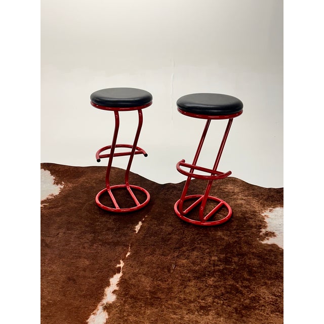 1980s 1980s Pair of Post Modern Bar Stools in Red & Black For Sale - Image 5 of 9