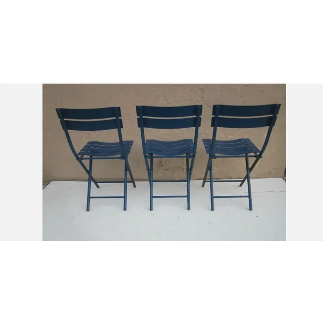 Mid-Century Modern French Bistro Patio Garden Folding Chair Blue Metal Set of 3 For Sale - Image 3 of 5