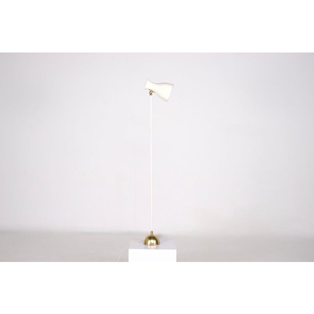 Metal Floor Lamp in Brass and Lacquered Metal, Switzerland, 1950s. For Sale - Image 7 of 7