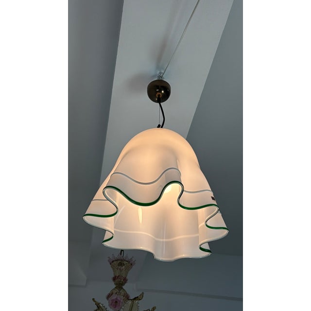 Murano milk glass and green "Fazzoletto" chandelier in the Venini style, 1970s. Intact and in good condition. E27 bulb....