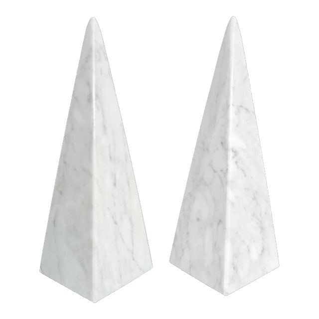 MCM Pair of Vintage White With Gray Vains Solid Marble Obelisks For Sale