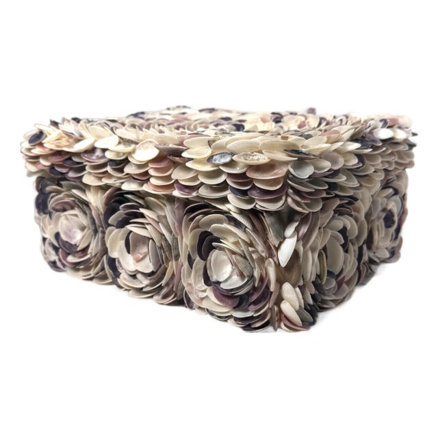Vintage Coastal Rosette Encrusted Shell Lidded Decorative Organization Accessory Box For Sale