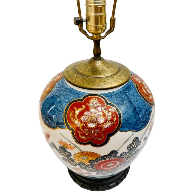 Vintage Japanese Imari Style Hand-Painted Porcelain Ginger Jar Lamp With Longevity Finial For Sale In San Diego - Image 6 of 8