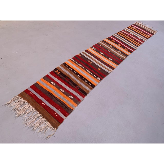 Pattern: Geometric Shape: Runner Size: 410x63 cm Regional Design: Kilim Material: Wool Item Length: 410 Colour:...